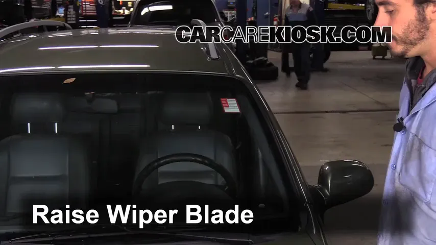 2005 Suzuki Forenza LX 2.0L 4 Cyl. Wagon Windshield Wiper Blade (Front)